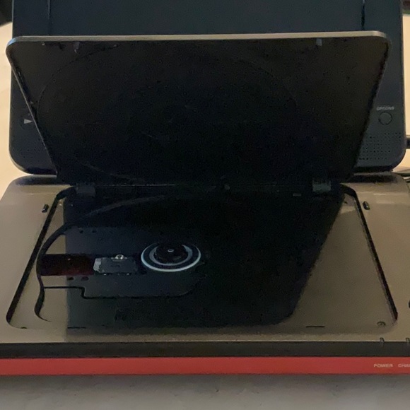 Sony Portable CD DVD Player DVP-FX820 With AC Adapter & Remote Control Red - Picture 10 of 16